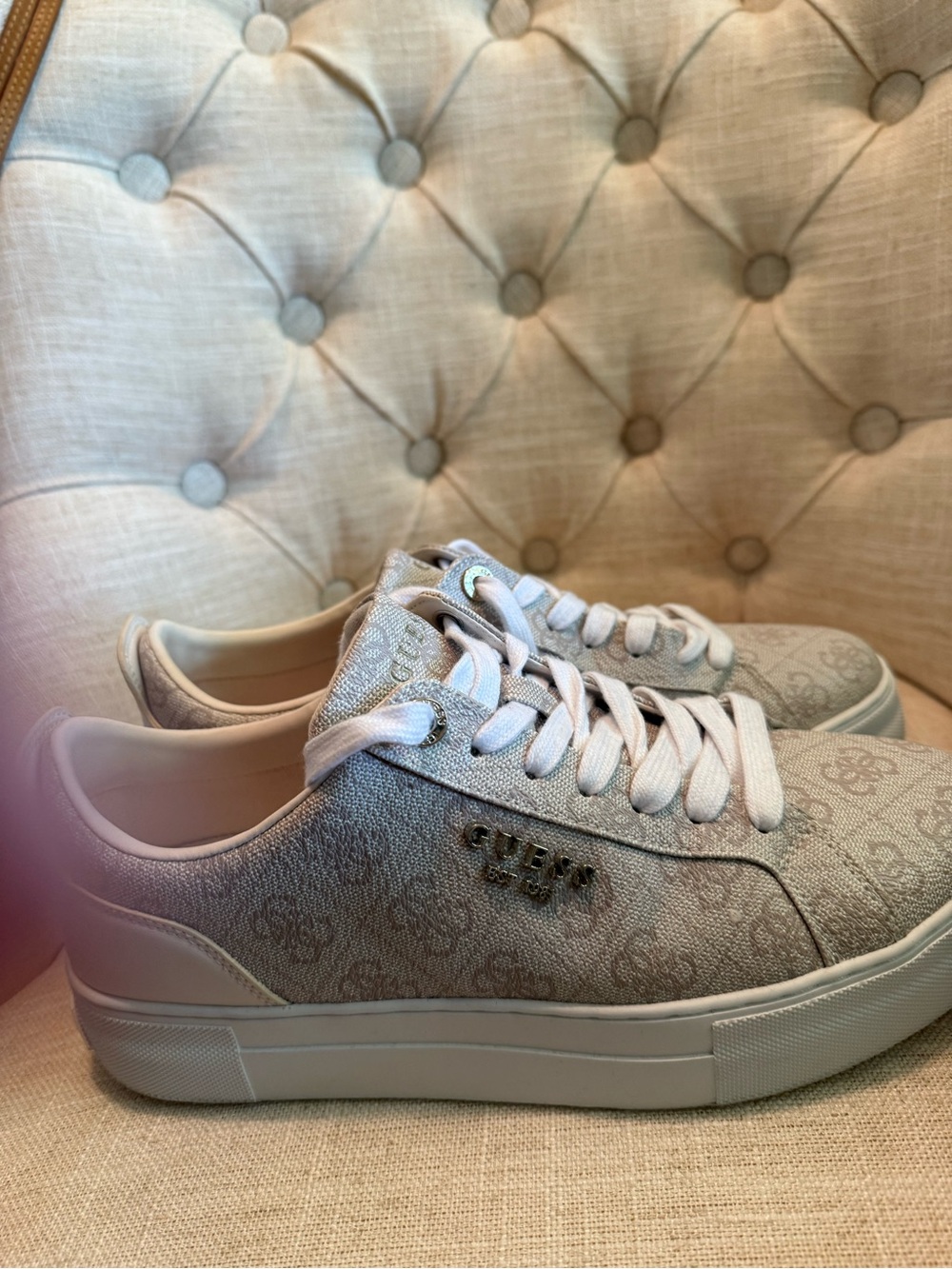 GUESS Women's Silver-Gray Logo Low-Top Sneakers